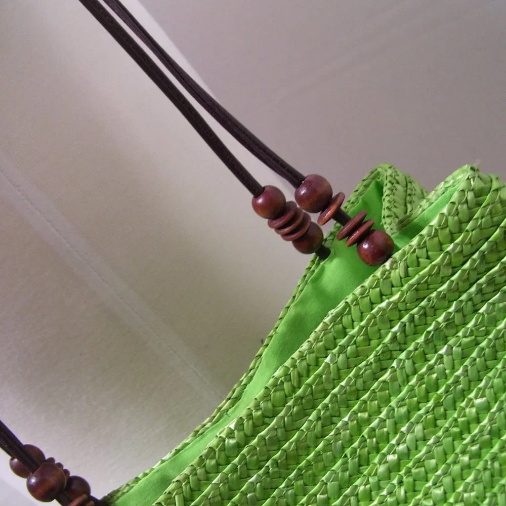 Fashion Handbag Green Straw Back Brown Straps NWOT
